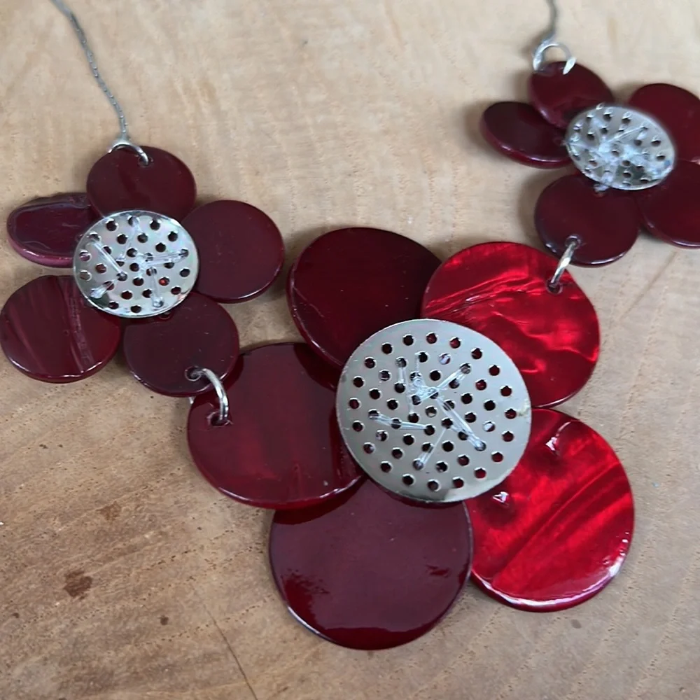 ✔️Red Floral Statement Necklace - Picture 6 of 8